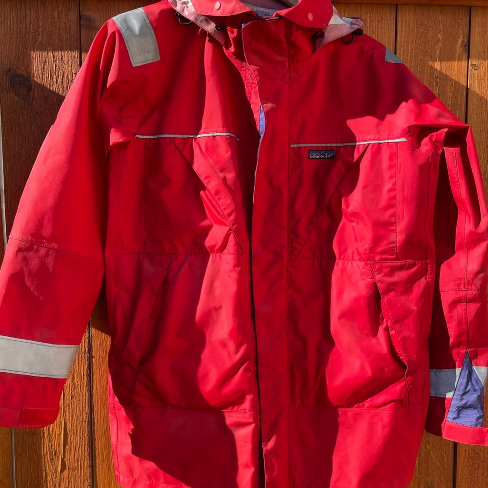 Vintage Patagonia foul weather gear, Men’s S women’s M